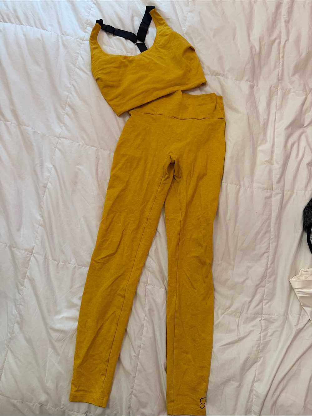 Bombshells Sportswear High-Waisted Mustard Leggings with Matching Sports Bra